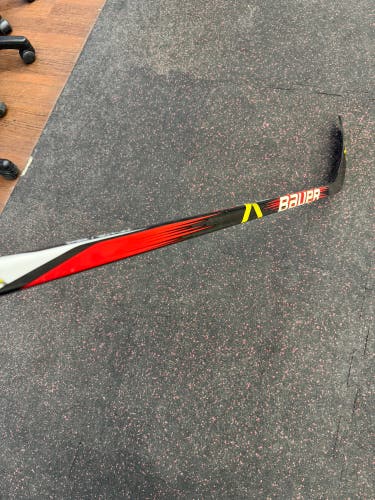 Junior Bauer Vapor X Hockey Stick Right Handed P92 30 Flex (New)