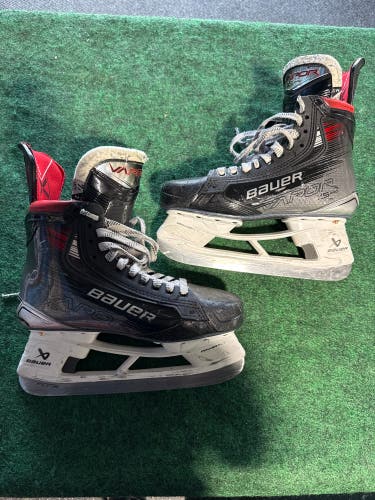 Senior Bauer Vapor X5 Pro Hockey Skates (Fit 2) Size 7.5 (Used)
