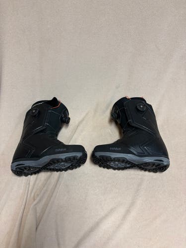Men's Size M 10.0 (W 11.0) Thirty Two Snowboard Boots (Used)