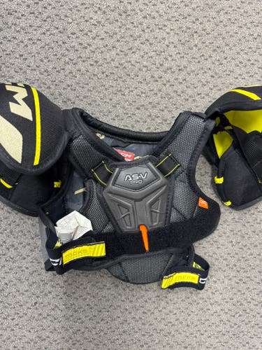 Small Youth CCM Tacks AS-V Pro Shoulder Pads (Used)