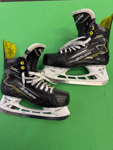 Senior Bauer Supreme M30 Hockey Skates Regular Width 10 (Used)