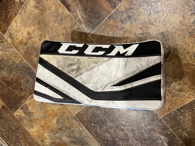 CCM P2.9 Regular Blocker White/Black (Used)