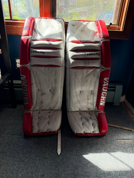 36"+1.5 Vaughn Velocity V5 Goalie Leg Pads (Used)