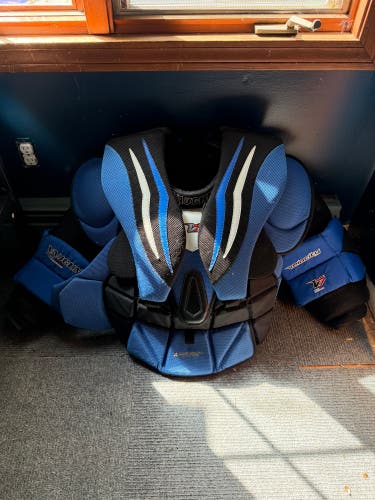 Large/XL Vaughn Velocity V7 Goalie Chest Protector (Used)