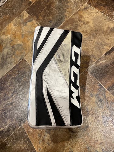 CCM P2.9 Regular Blocker White/Black (Used)