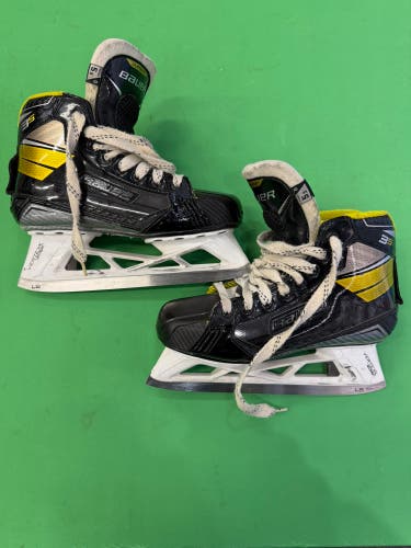 Intermediate Bauer Supreme 3S Hockey Goalie Skates Size 5.5 (Used)