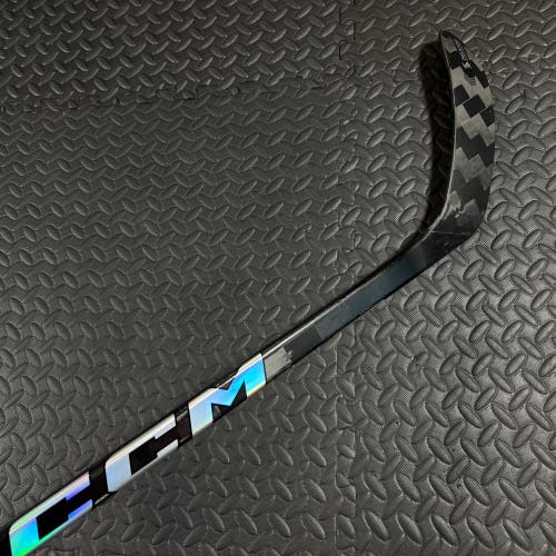 Senior CCM JetSpeed FT8 Pro Right Handed Hockey Stick P28 85 Flex (New)