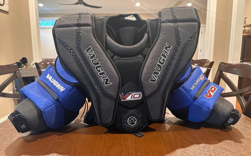 Large Vaughn V10 Goalie Chest Protector (Used)