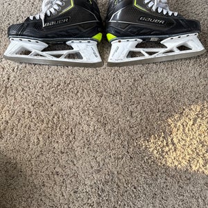 Bauer Elite Hockey Goalie Skates 9 (Used)