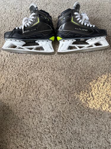 Bauer Elite Hockey Goalie Skates 9 (Used)