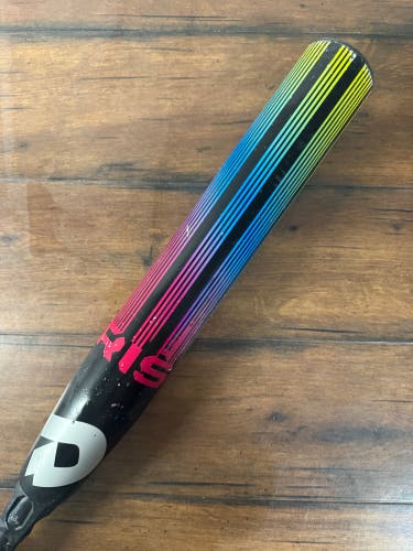 DeMarini Prism 28/17 (-11) Fastpitch Softball Bat