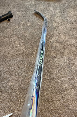 Senior Bauer Vapor Flylite Right Handed Hockey Stick P92 77 Flex (New)