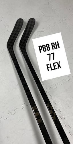 Senior(2x)Right P88 77 Flex ProBlackStock™ Unbranded Blackouts Pro Stock Nexus Hockey Sticks