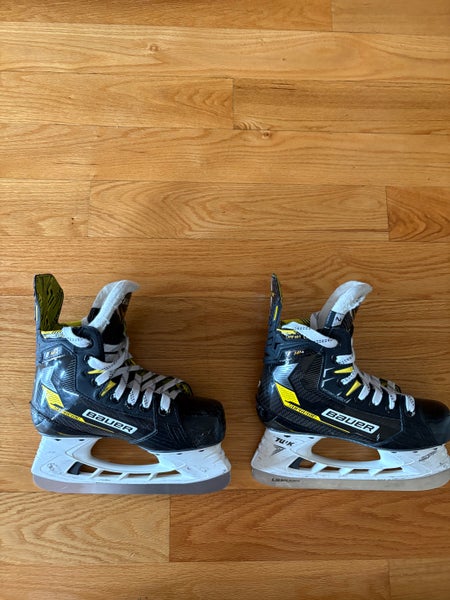 Black/Yellow Bauer Supreme M4 Hockey Skates Regular Width Size 2 (Used)