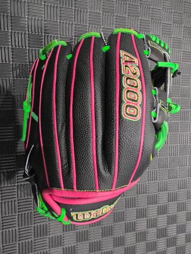 Wilson RH A2000 Baseball Glove 11.75" (New)