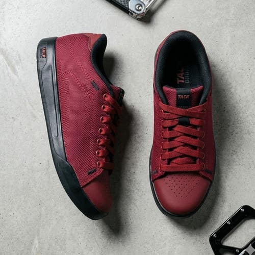 NEW Giro Deed Women's Mountain Bike Shoes Flat Pedal Ox Blood Size 8 NWOB