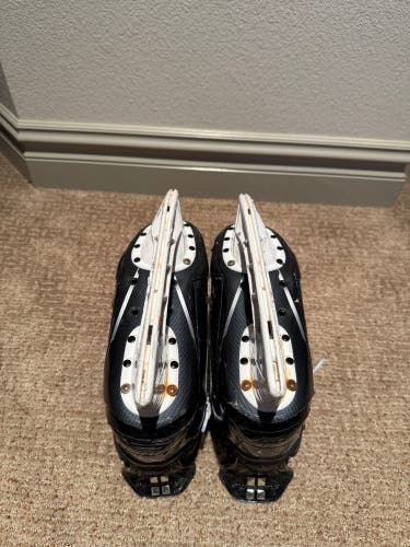 2022 Bauer Supreme Mach Hockey Skates 7.5 (Used)