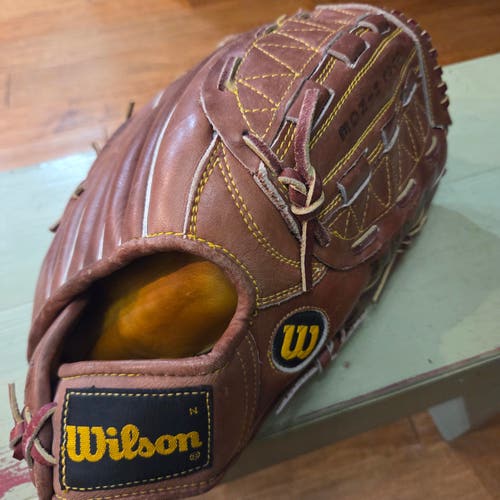Wilson RH Ultra A2775 Baseball/Softball Glove 12"  American Cowhide