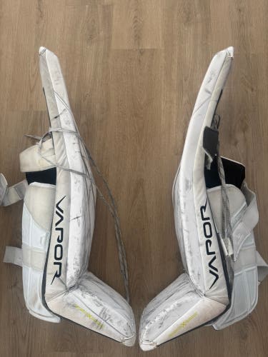 32" 2022 Bauer Vapor X5 Pro Goalie Leg Pads (Used)