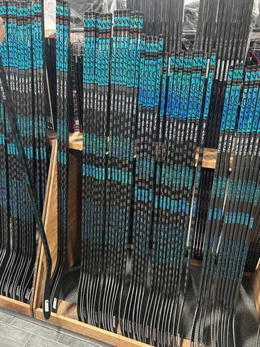 Senior Bauer Twitch Right Handed Hockey Stick P92 70 Flex (Used)
