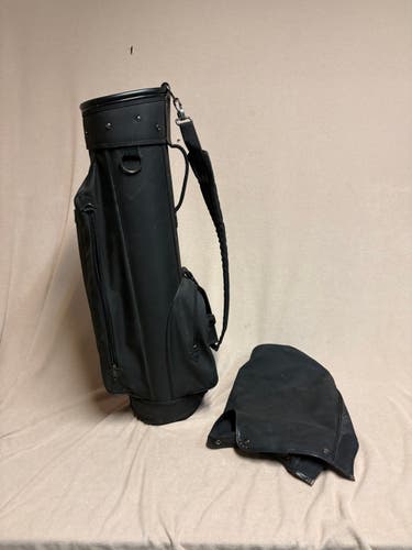 Full sized Unisex Carry Bag (Used)