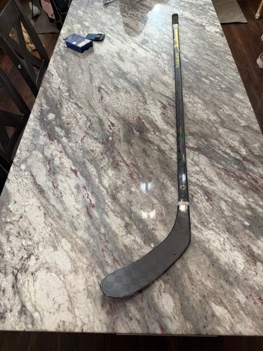 Intermediate Bauer Proto-R Right Handed Hockey Stick P28 50 Flex (Used)