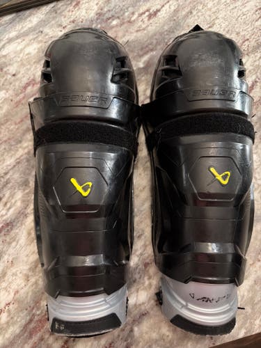 Intermediate Bauer Supreme M3 13" Shin Pads