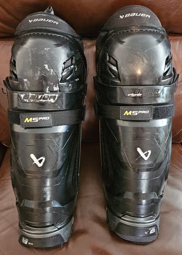15" Bauer Supreme M5 Pro Shin Pads *crack*