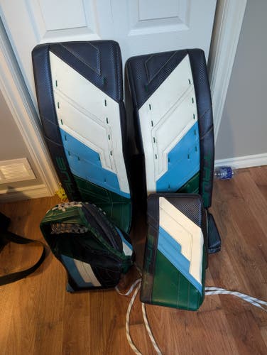 34 + 1 True HZRDUS Px4 Regular Goalie Full Set Pro Stock (Used)