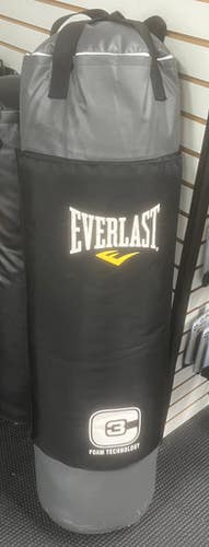 Used Everlast 100LB Boxing Heavy Bag Grey 100 lb 11497-S000157300