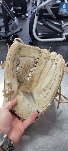 Used Mizuno MVP PRIME SE FP 13 BB/SB Glove RH Throw Grey 13