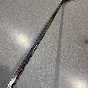 Junior Bauer Vapor Hyperlite 2 Hockey Stick Right Handed P92 50 Flex (Used)