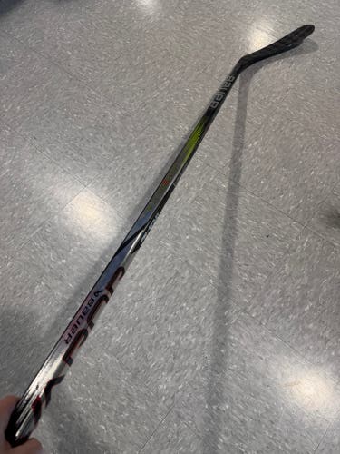 Junior Bauer Vapor Hyperlite 2 Hockey Stick Right Handed P92 50 Flex (Used)