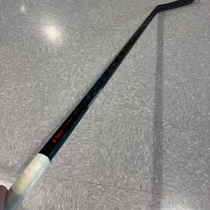 Intermediate CCM Vizion Hockey Stick Right Handed P29+1/4 65 Flex (Used)