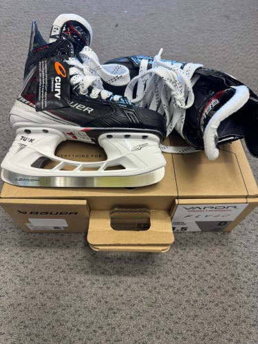 Bauer Vapor Fly40 Hockey Skates Regular Width Size 1.5 (New)