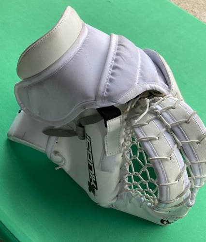 Intermediate Regular Brian's Iconik X Goalie Glove