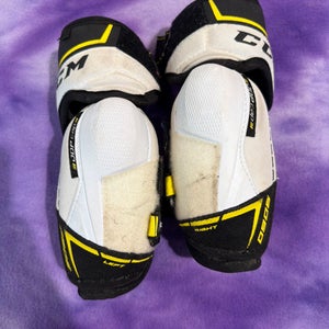 Junior Medium CCM Tacks 9060 Elbow Pads (Used)