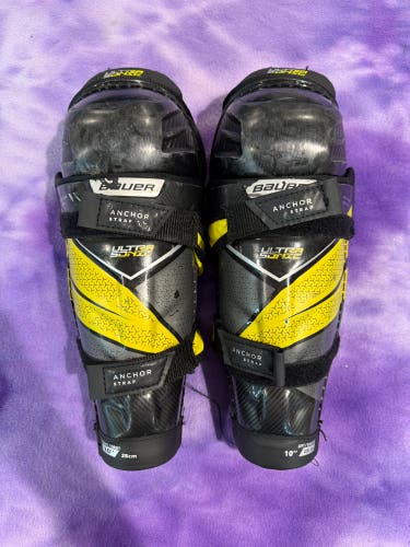 Junior Bauer Supreme Ultrasonic Shin Pads 10" (Used)