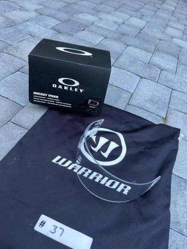 [PRO STOCK] *NEW* Oakley Hockey Clear Visor w/ Free Helmet Bag