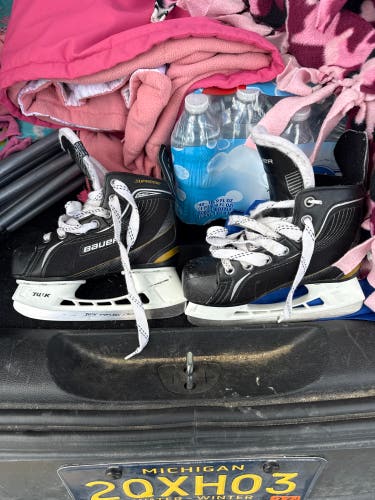 Bauer Supreme Hockey Skates Regular Width 13 (Used)
