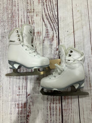 White Jackson Ultima SoftSkate Figure Skates Junior 10 (Used)
