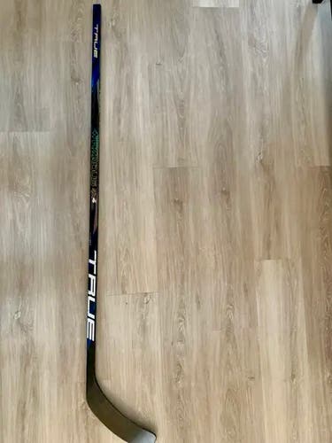 Intermediate True HZRDUS 9x4 Right Handed Hockey Stick P92M 55 Flex Pro Stock (Used)