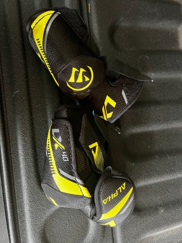 Junior Medium Warrior Alpha LX 40 Elbow Pads (Used)