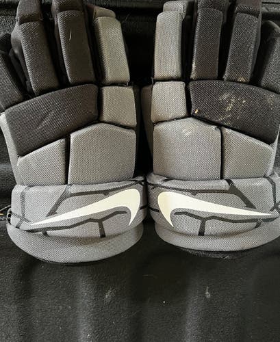 Nike Vapor LT Lacrosse Gloves (Used)