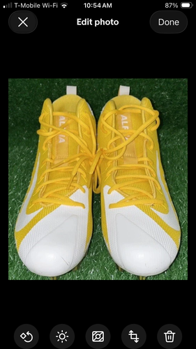 Men's Size M 10.0 (W 11.0) Nike Low Top Molded Cleats (Used)