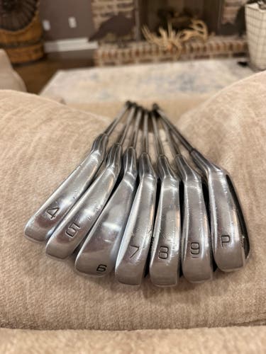Men's 2011 Mizuno JPX 800 Pro Right Handed Iron Set Stiff Flex (8 Clubs) #4 - #9, PW, GW Steel Shaft