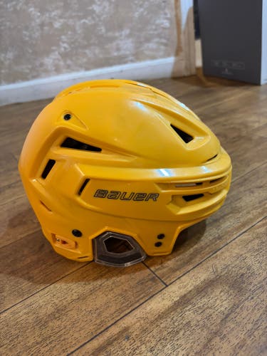 Large Bauer Re-Akt 150 Helmet (Used)