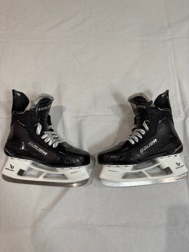 2024 Bauer Supreme Shadow Hockey Skates Wide Width 8 (Used)