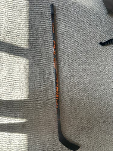 Intermediate Bauer Pulse Right Handed Hockey Stick P28 65 Flex (Used)(uncut)