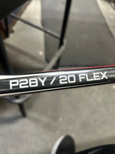 Youth Bauer Vapor X 20 flex Right Handed Hockey Stick P28y (Used)